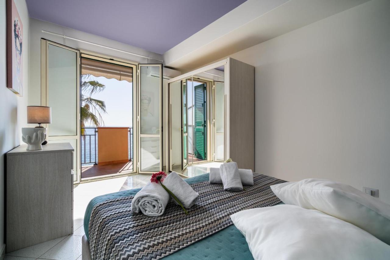 Ferienwohnung Loft Balcone Sul Mare Letojanni Exterior foto