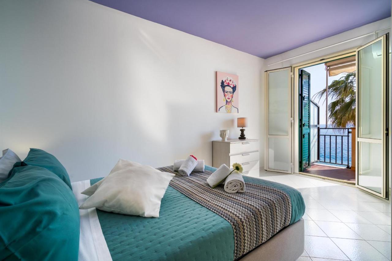 Ferienwohnung Loft Balcone Sul Mare Letojanni Exterior foto