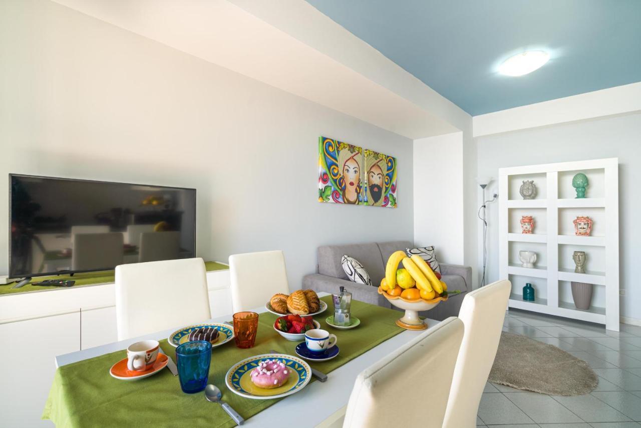 Ferienwohnung Loft Balcone Sul Mare Letojanni Exterior foto
